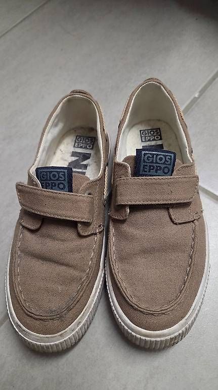 Scarpe per ragazzi: Stoff Kinderschuhe Grösse 33 – Usato da Würenlingen venduto da ram_97c8