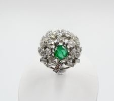 Smaragd Ring mit Diamanten - Top Zustand