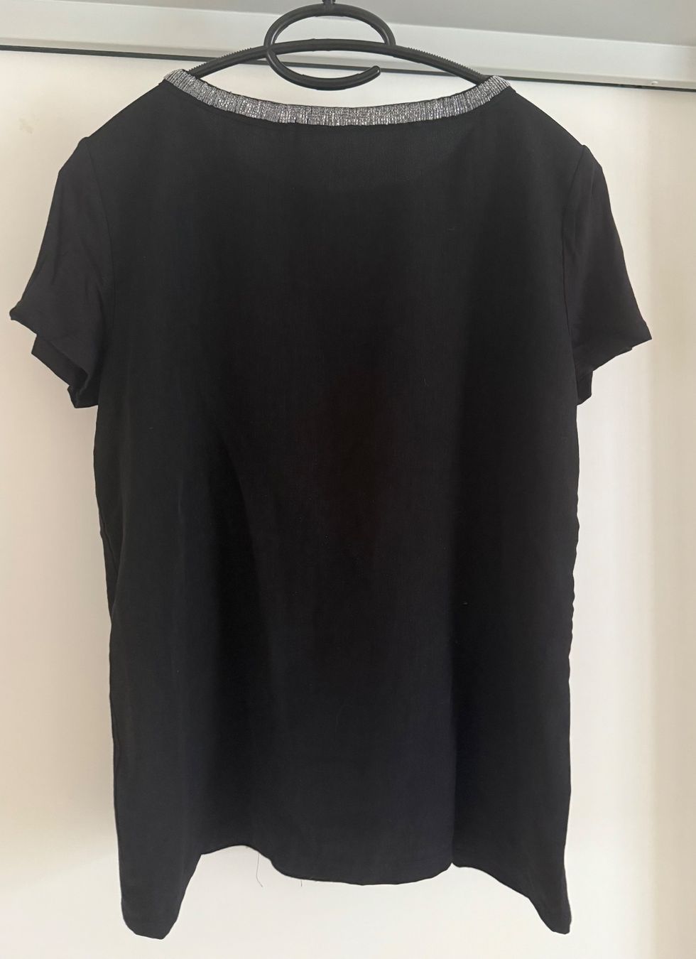 Esprit T-shirt: Esprit edles Viskoseshirt mit tollen Details, Gr. S – Usato da Niederweningen venduto da baghirac 2