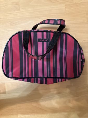 Schicke Revlon Kosmetiktasche gestreift