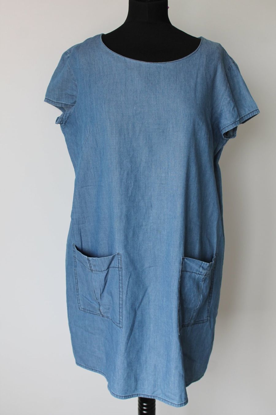 Vestiti: Robe Pilar Prieto taille 44 – Usato da Chez-le-Bart venduto da jasse