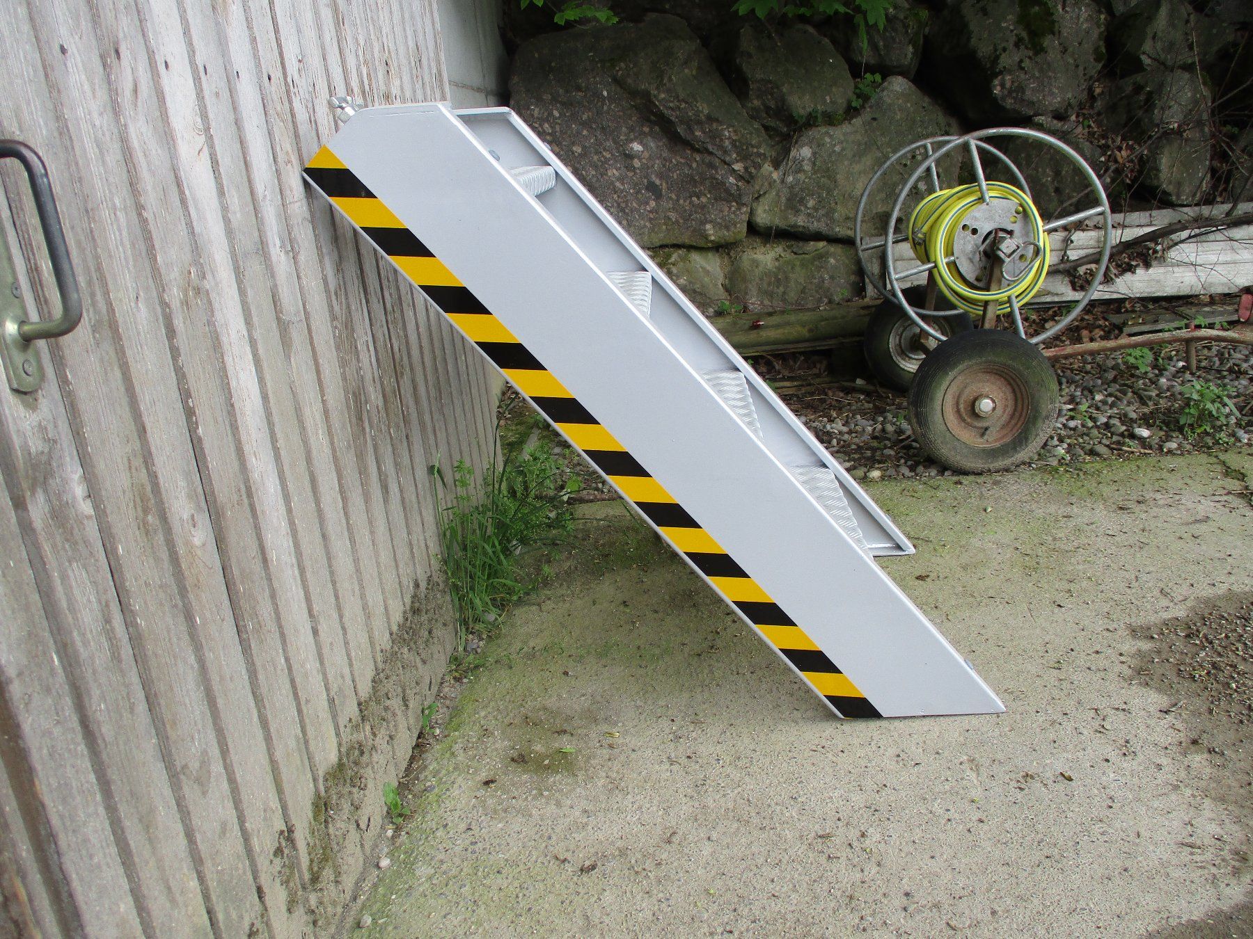 Contenitori edile: Treppen Container Bauwagen Traktoren Camping – Usato da Dottikon venduto da Konrad08 2