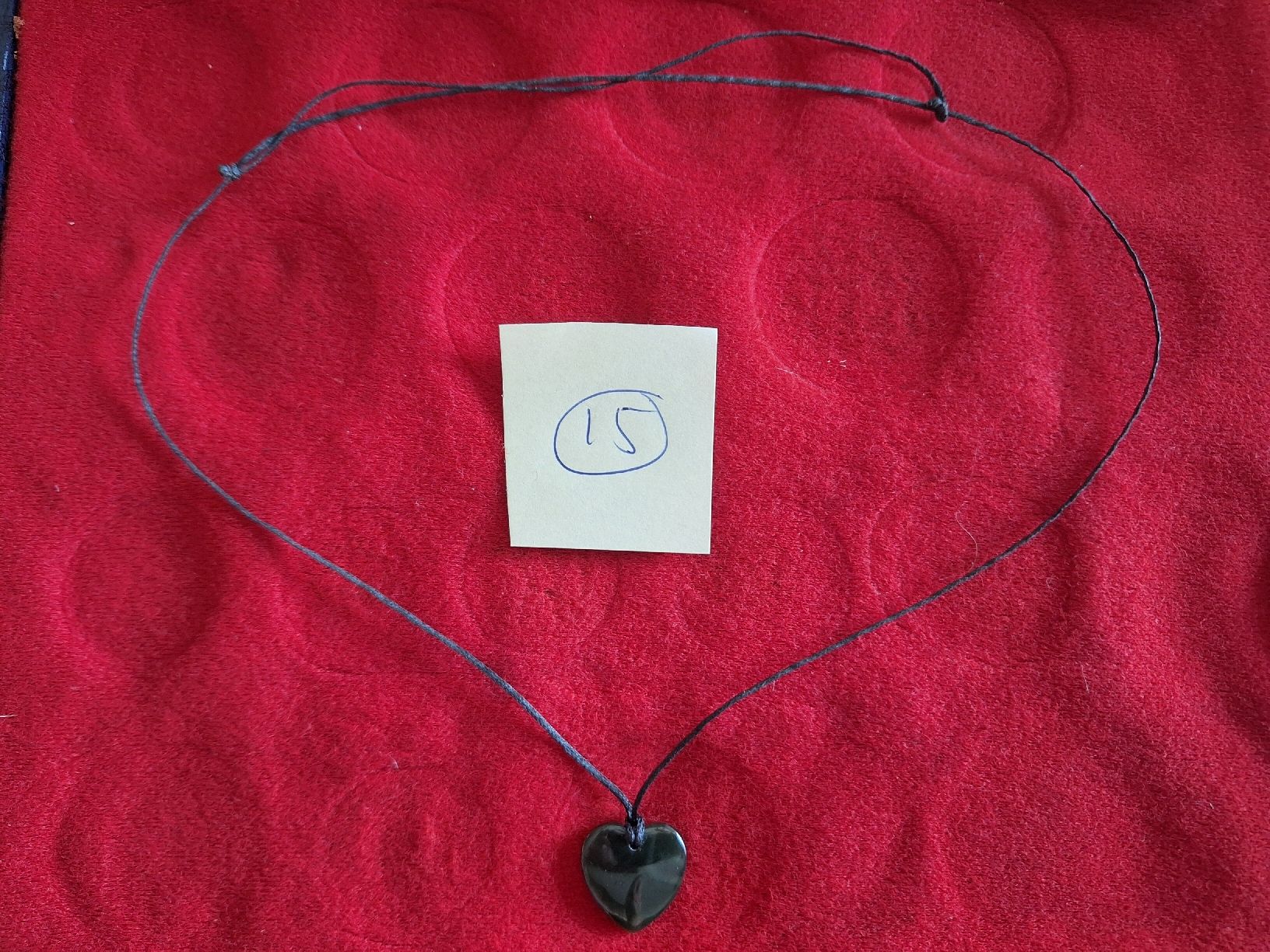 Catenine: Halskette mit Herz aus Stein – Usato da Genolier venduto da Antoine30