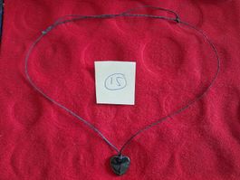 Halskette mit Herz aus Stein