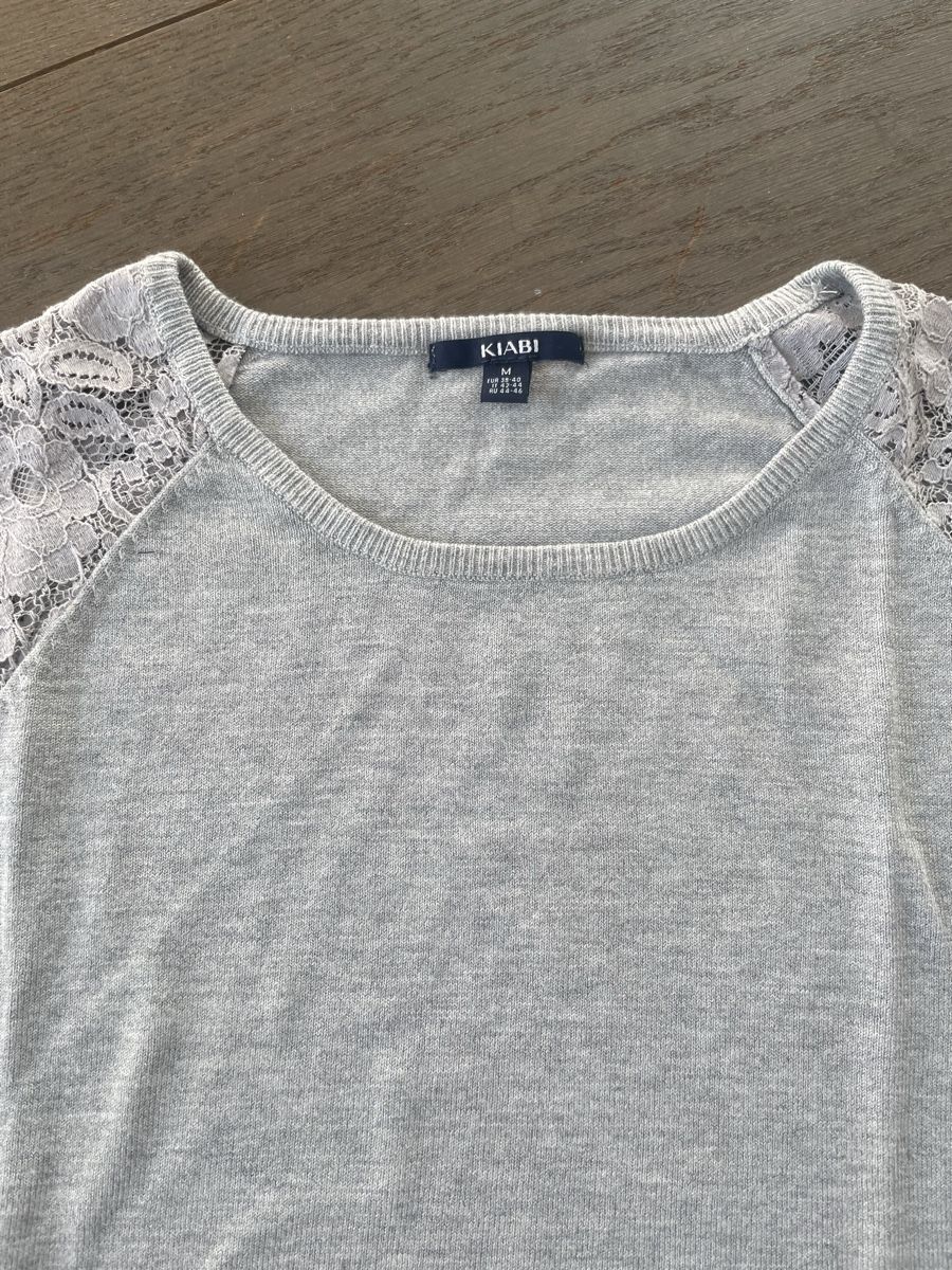 Pullover & Sweatshirts: Pull gris dentelles Kiabi M – Gebraucht aus gland von Moral 2