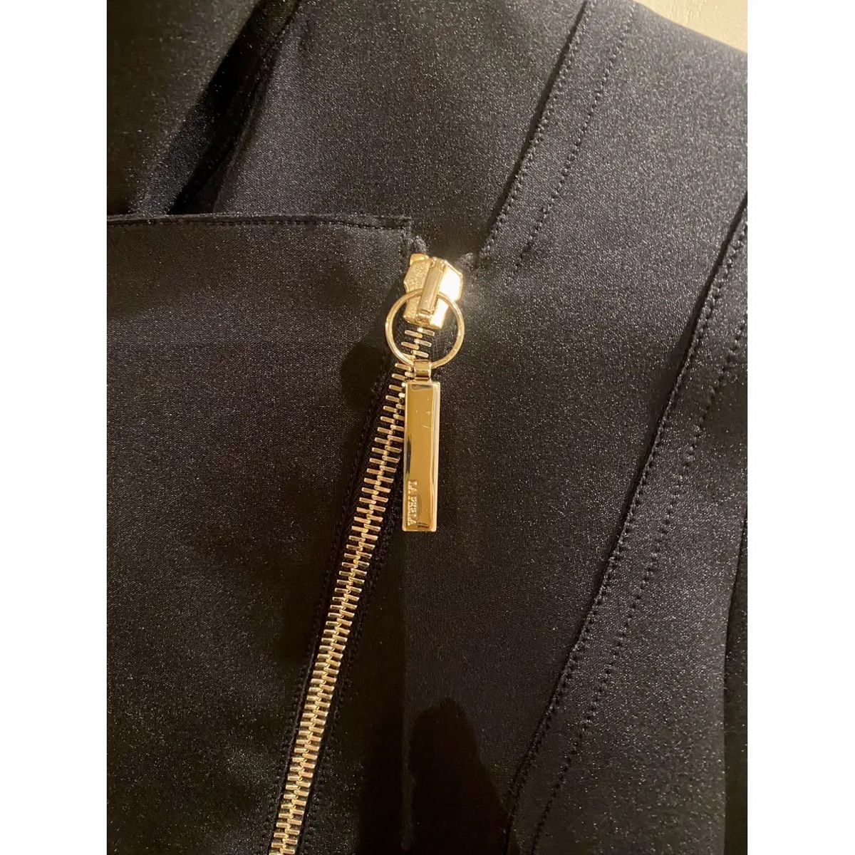 La Perla Vestes: La Perla Asymmetric Zip Jacket black – D'occasion à Bülach par mrt_m2tm 6