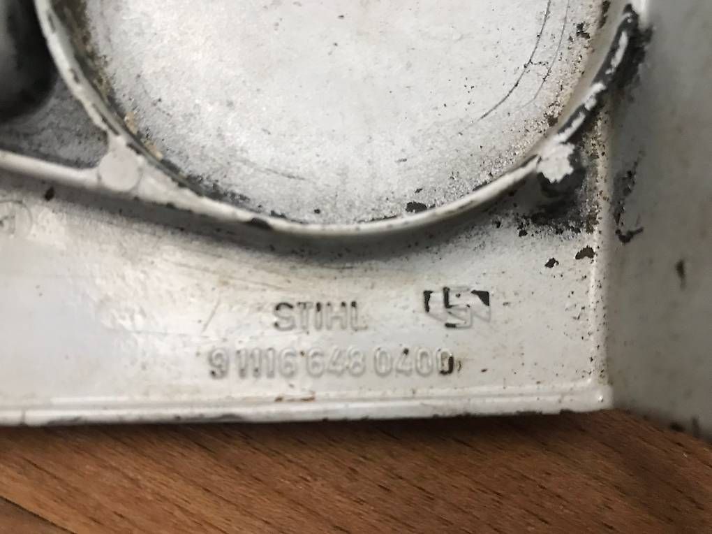 Stihl Sägen: Original Stihl 015 Kettenraddeckel – Gebraucht aus Ostermundigen von Minipalm 2