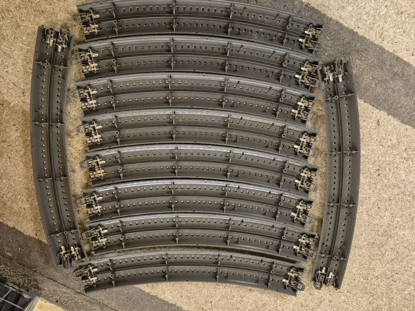 Märklin Modellini di ferrovie: rail courbe maerklin 24330 – Usato da Villeneuve VD venduto da Floriang2 1