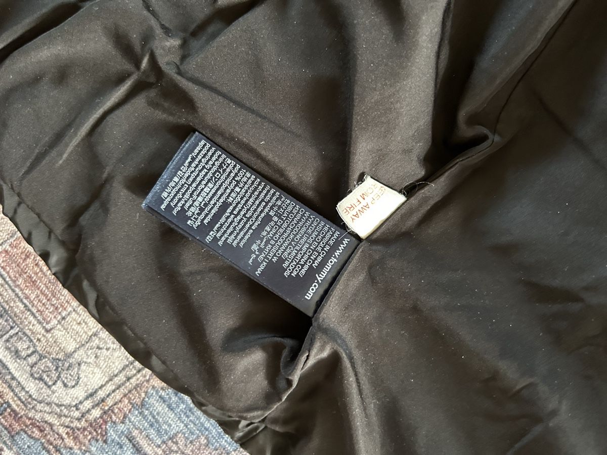 Tommy Hilfiger Giacche: Tommy Hilfiger black jacket with removable sleeves – Nuovo (secondo la descrizione) da Biel/Bienne venduto da zit_v5yc 6
