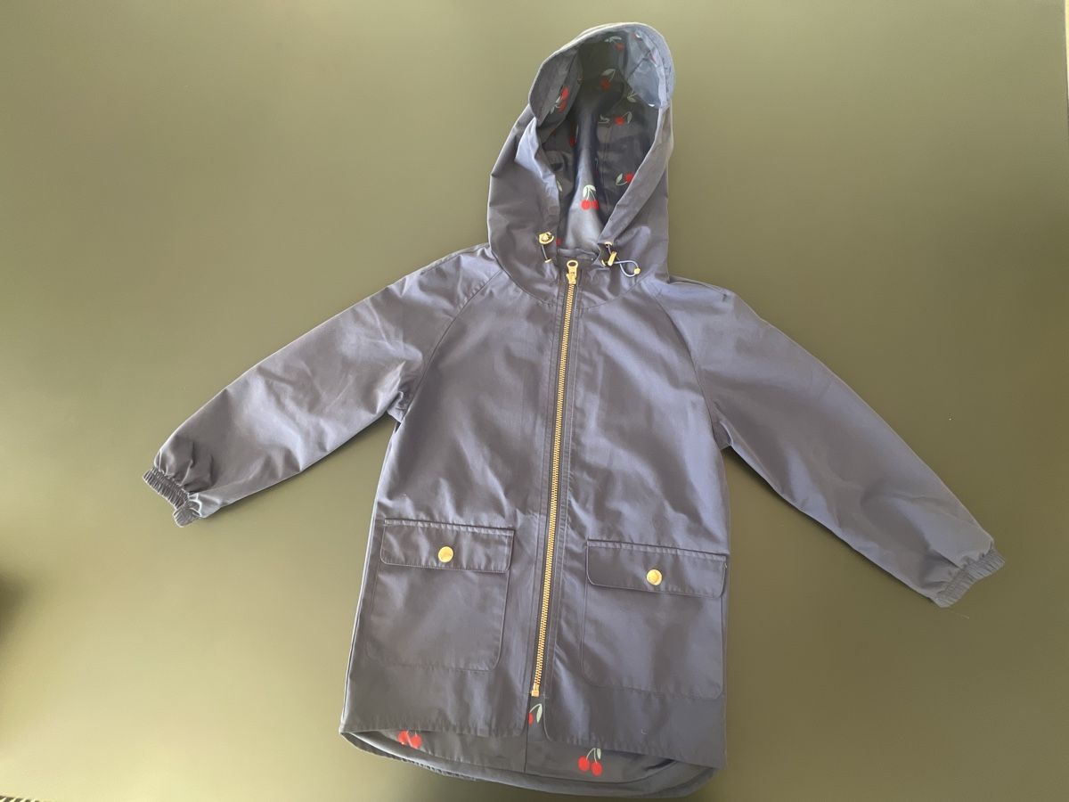 Manor Vestes & Manteaux: Leichte Kinderjacke Grösse 110 – D'occasion à Kaltbrunn par franzi54