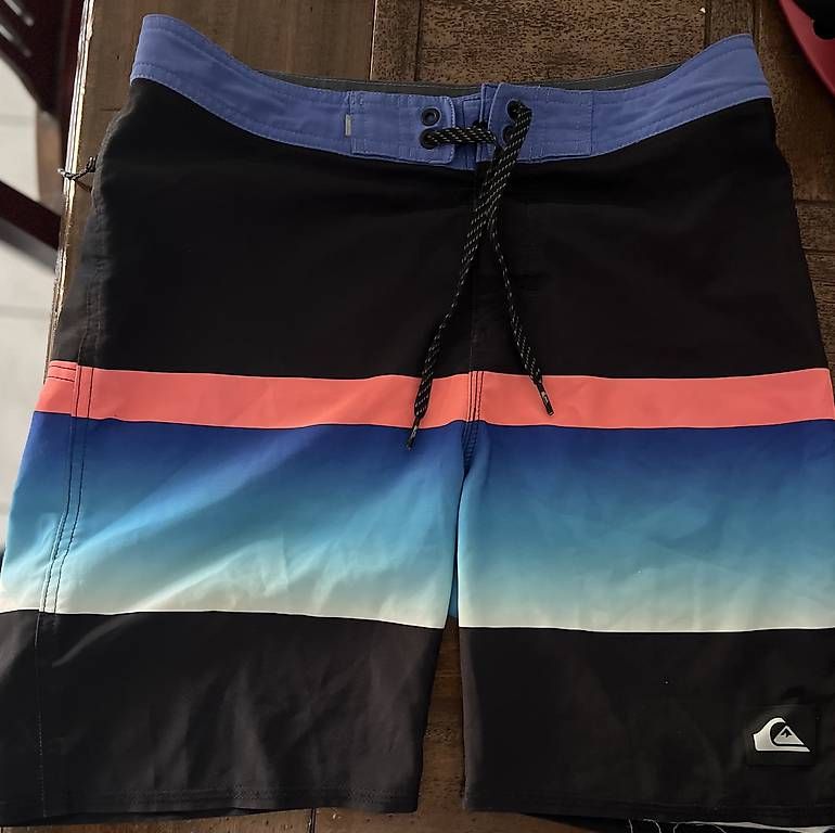 Completi: Costume QuikSilver 28 – Usato da Viganello venduto da bia_x25w