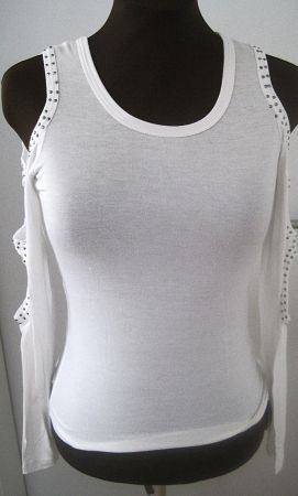 Figurbetontes Shirt mit Cut-Outs & Nieten – auffällig/modern