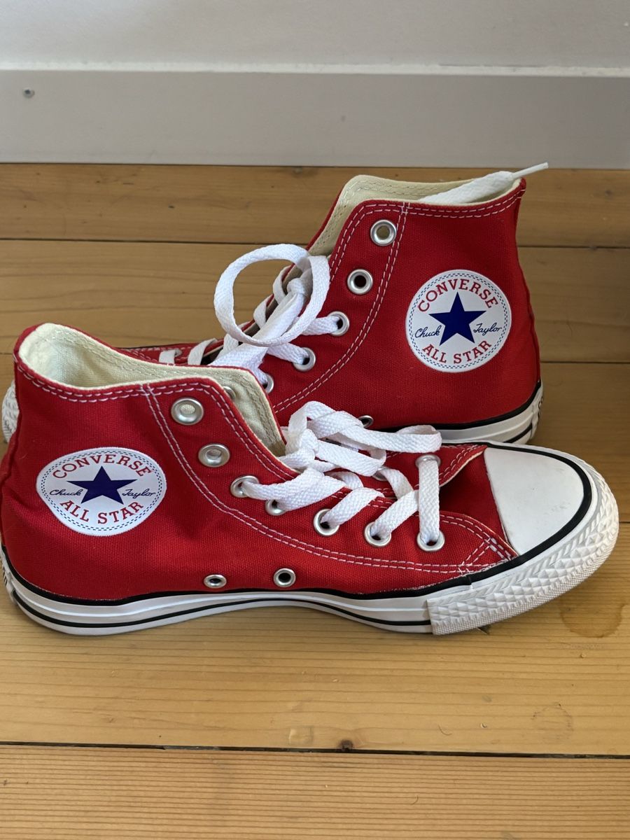 Converse Scarpe da uomo: ein Paar rote Converse – Usato da Bern venduto da kri_y8h8 1