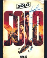 SOLO: A STAR WARS STORY (Cast) - handsigniert (20x25cm) COA
