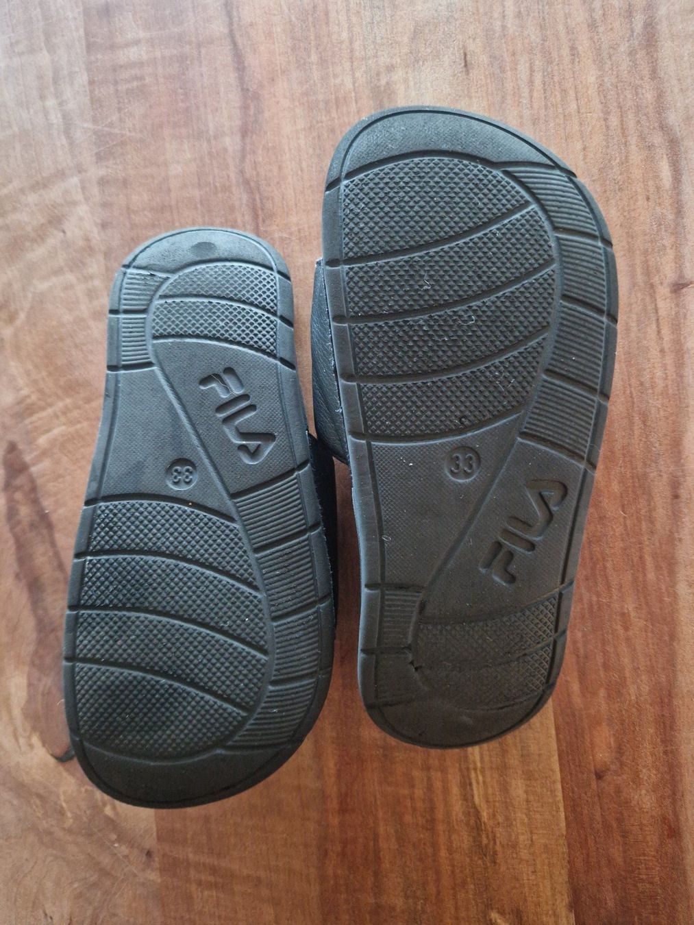Fila Schuhe für Jungen: Badeschuhe / Badelatschen / "Adiletten" FILA 33 – Gebraucht aus Giswil von monimaus08 1