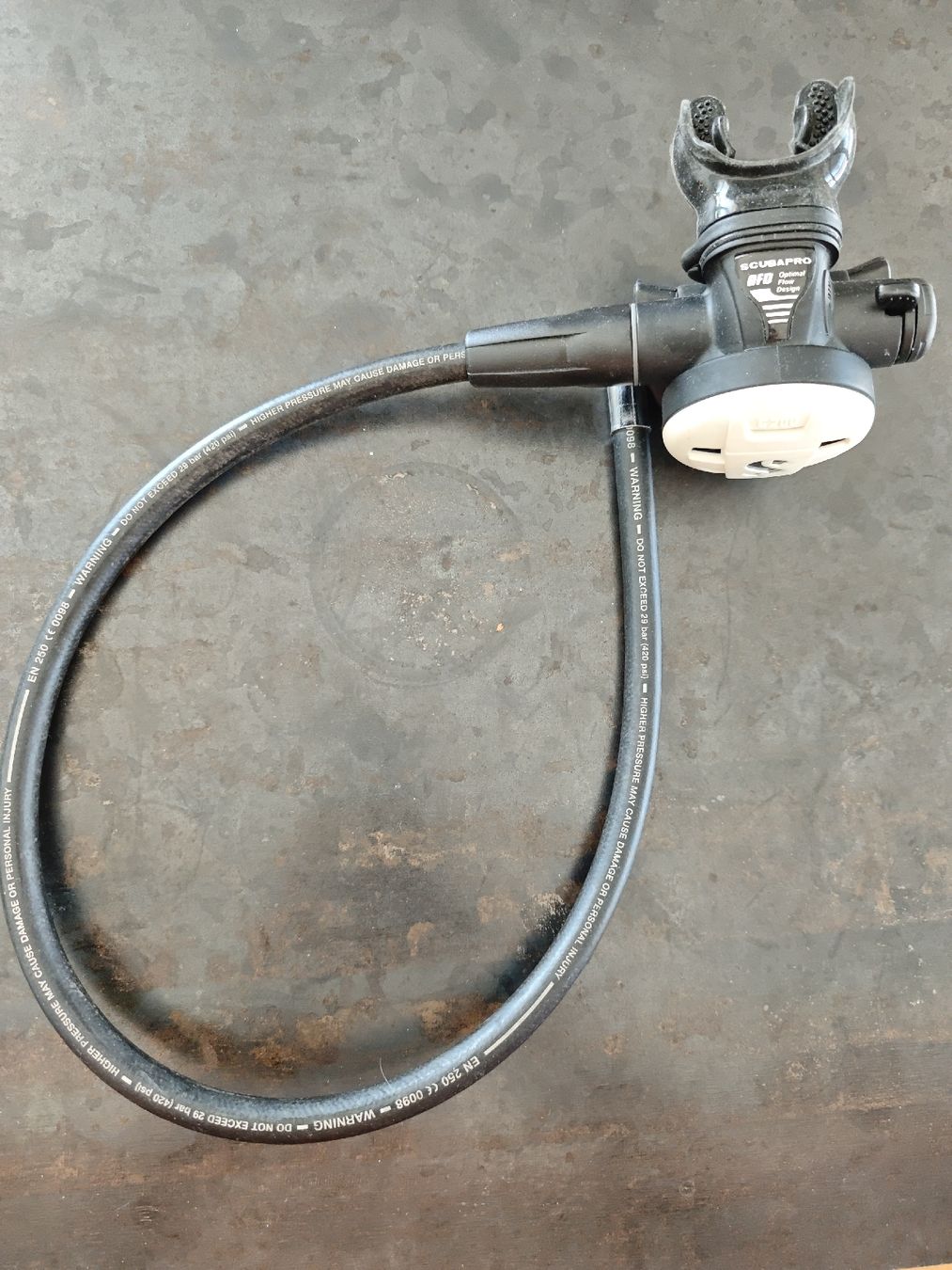 Scubapro Respiratori & Giubbotti: Second stage Scubapro C200 – Usato da Zürich venduto da yhautier