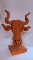 Uristier Stierkopf Skulptur