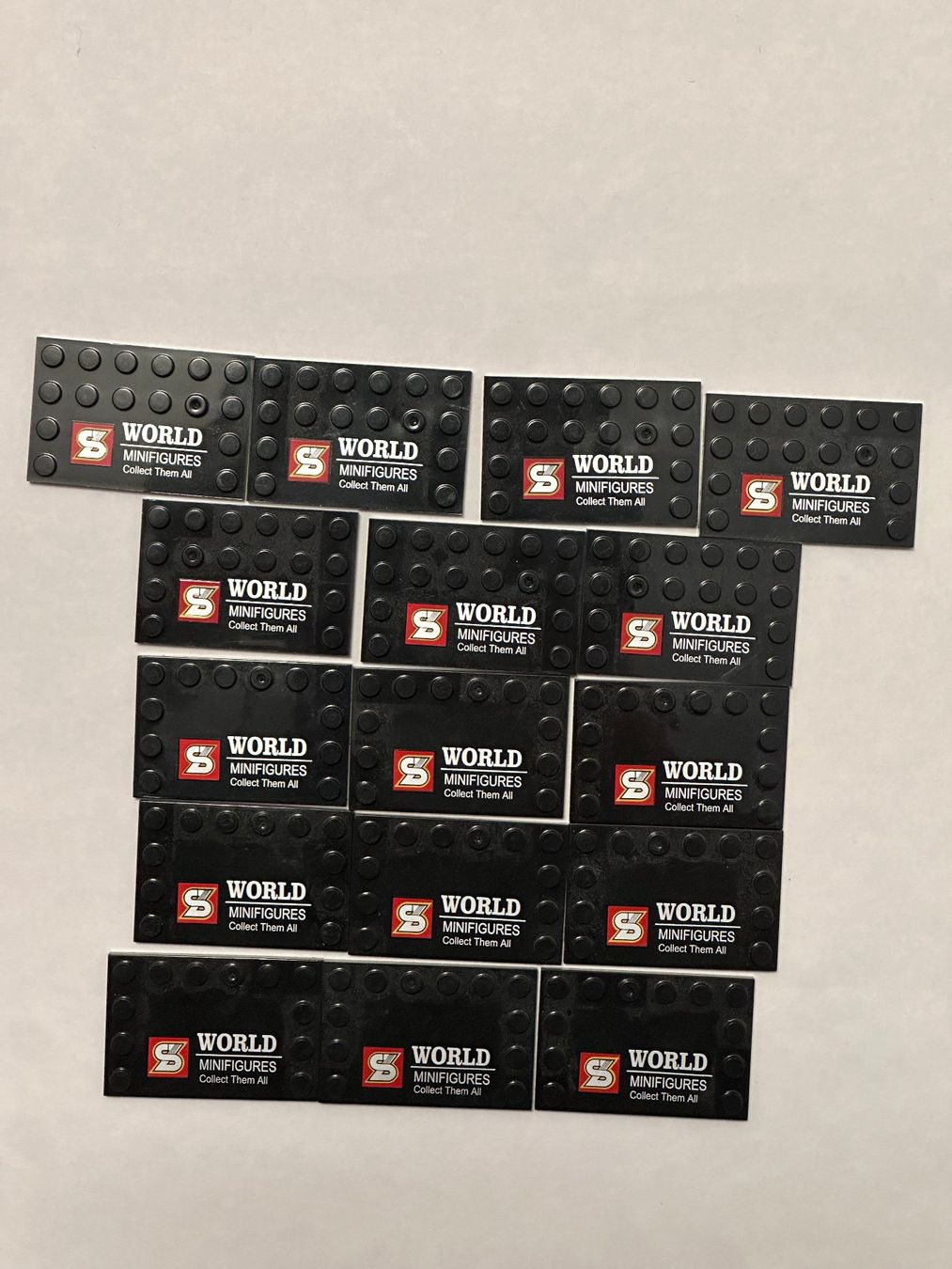 Kit di costruzioni: 19x schwarze Block World / Dargo Minifiguren Baseplates – Usato da Meierskappel venduto da mar_cw5 1