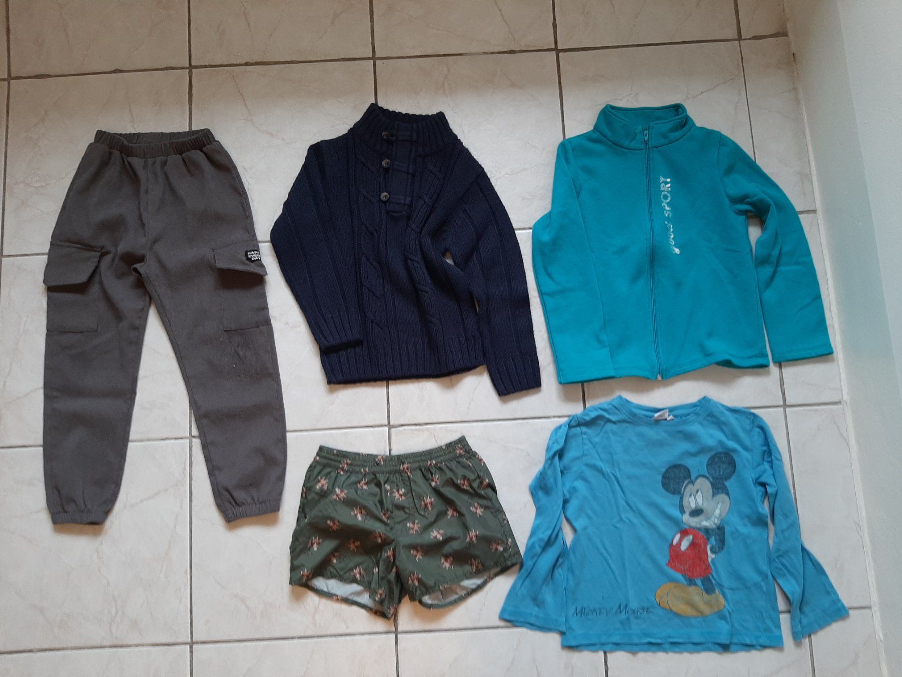 Lotti & Set di vestiti: Kleiderpaket gr 116 – Usato da Brissago venduto da lucabell 2