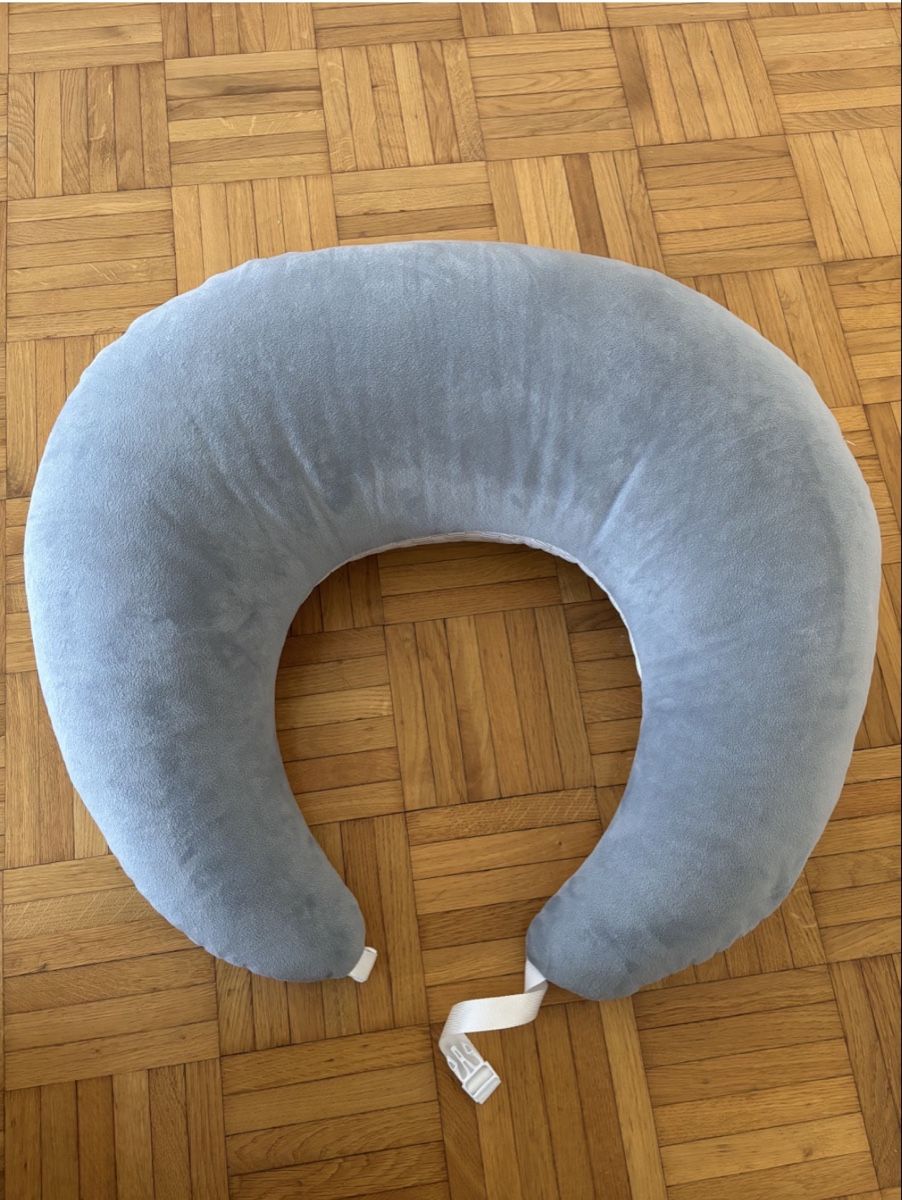 Boppy Cuscini: Nursing pillow Boppy – Usato da Ecublens VD venduto da Alan2026