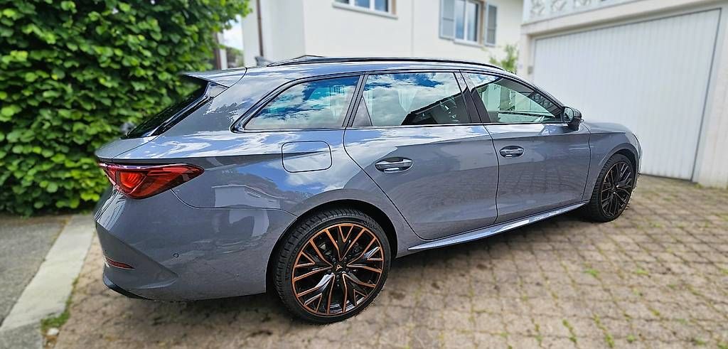 Cupra Automobili: Cupra Leon ST 1.4 e-Hybrid pHEV DSG – Usato da Dornach venduto da SebaRider 2