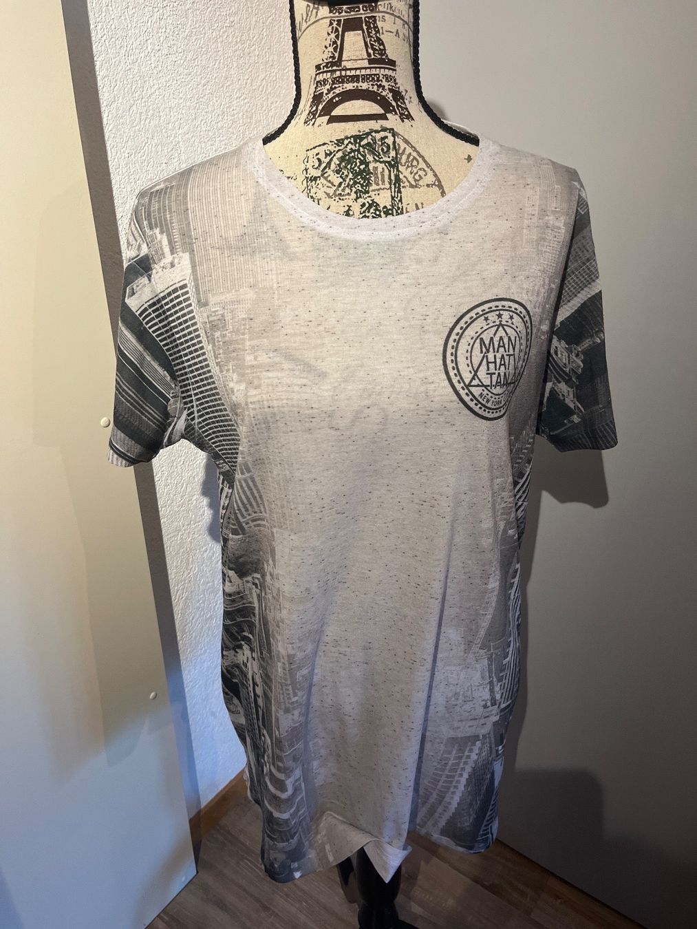 T-shirt: T-Shirt gris – Usato da Le Locle venduto da Mayd_h