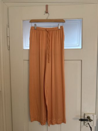 Leichte Sommerhose von Spell Byron Bay