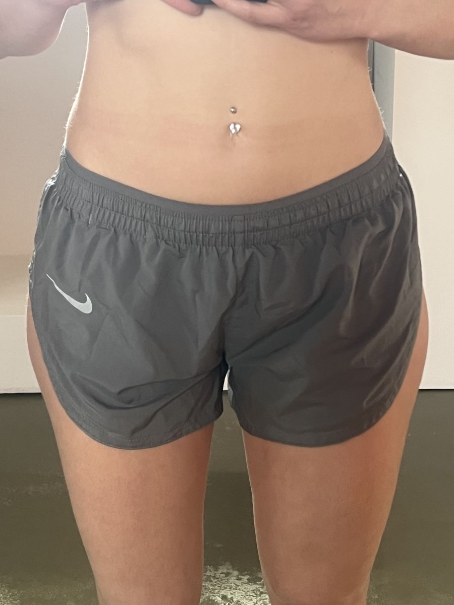 Nike Pantaloni: Pantaloncini Nike DRI-FIT – Nuovo (secondo la descrizione) da Pregassona venduto da sae_kr6q