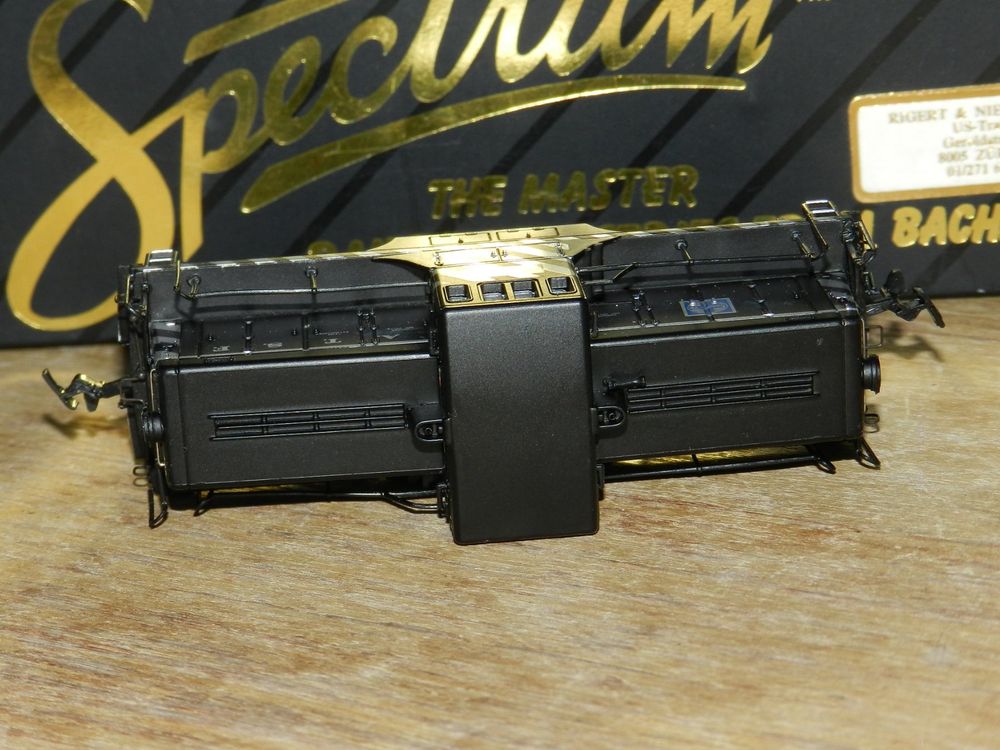Locomotive Diesel HO Spectrum 80041 – GE 44 Ton Swifter Santa Fe – Échelle HO
