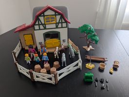 Playmobil Bauernhof mit Figuren und Tieren