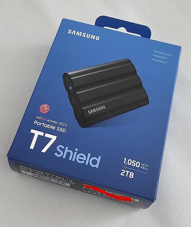 Dischi rigidi: SAMSUNG T7 Shield SSD 2TB(!) NEU & OVP – Usato da Zürich venduto da xebone