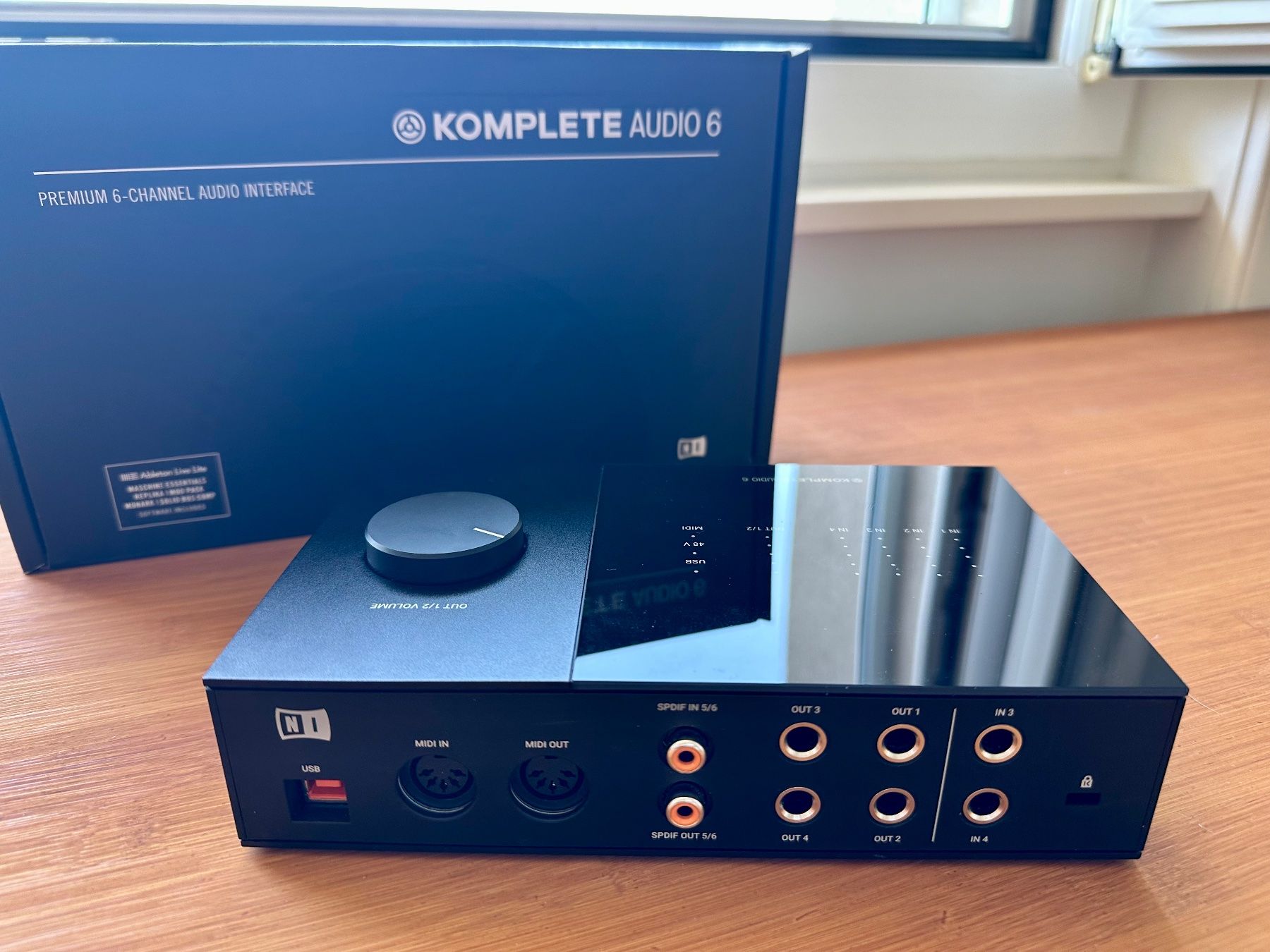 Native Instruments Attrezzatura per studi di registrazione: Native Instruments Komplete Audio 6 – Nuovo (secondo la descrizione) da Lausanne venduto da yan_m5zs 2