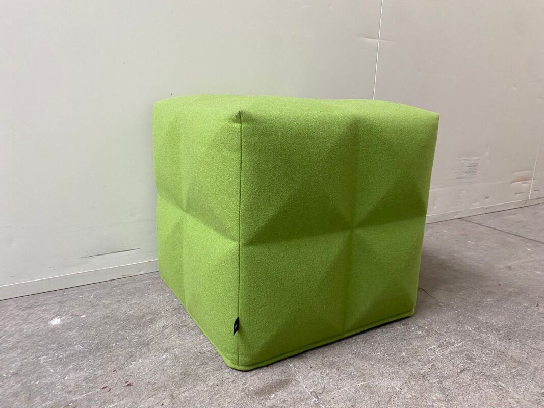 Sgabelli: BuzziCube 3D Solo Akustik-Hocker grün – Usato da St. Gallen venduto da MSMoebelhandel 1