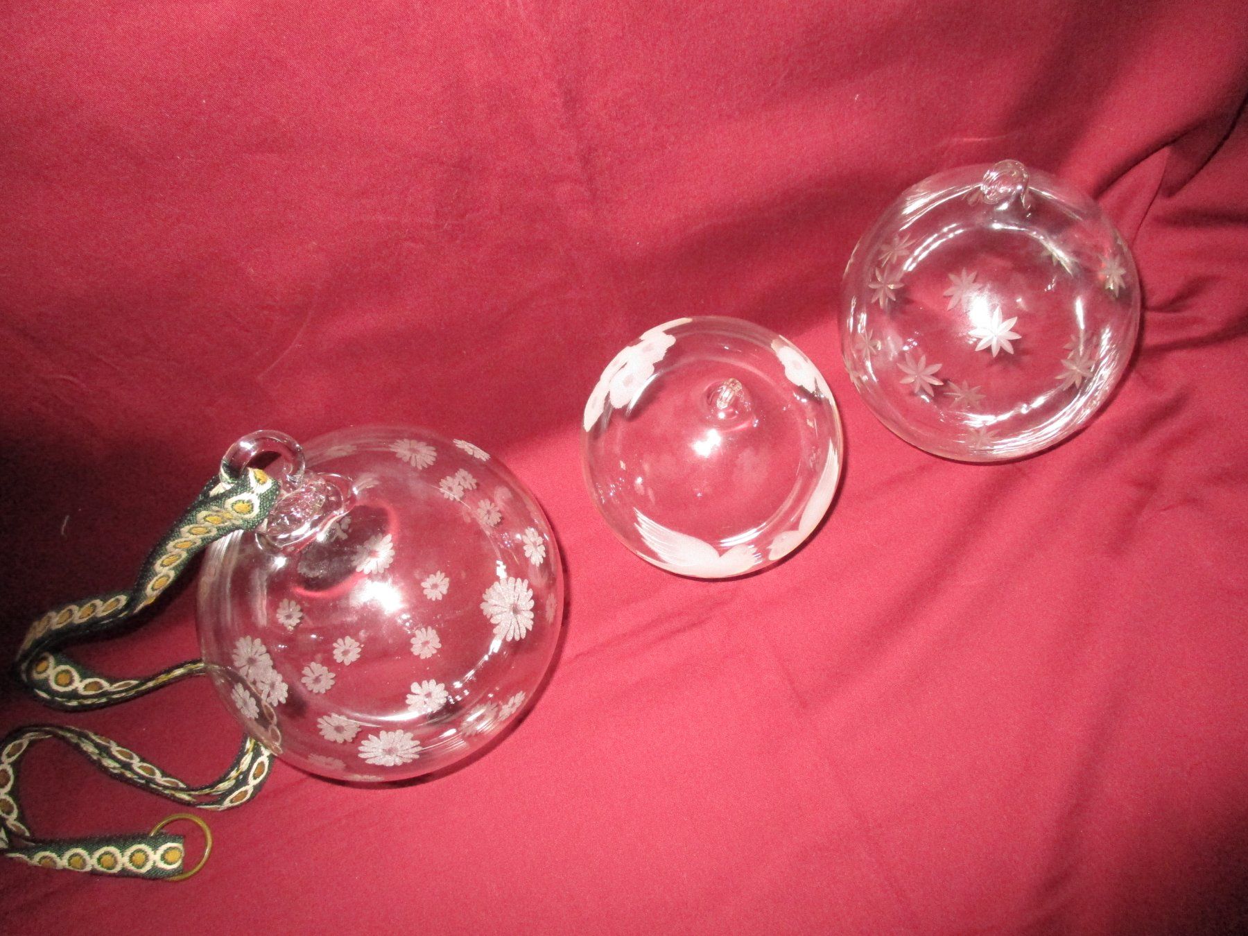 Tutte le decorazioni: Glas-Kugeln 3 Stück, handgeritzt, glasklar – Usato da Berikon venduto da Splendida43 5