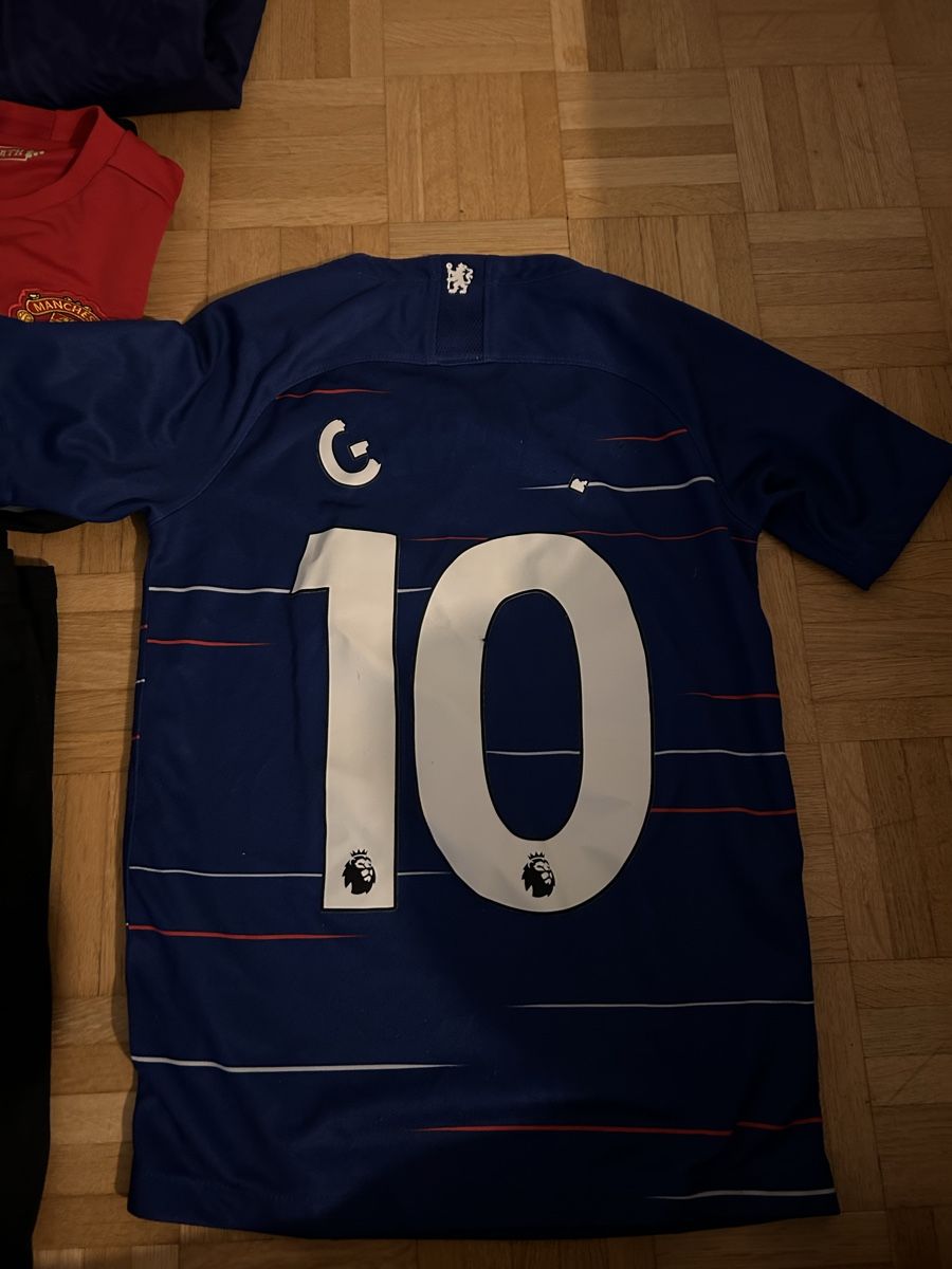 Lotti & Set di vestiti: Lot habits de foot – Usato da Neuchâtel venduto da zib_lzs8 1