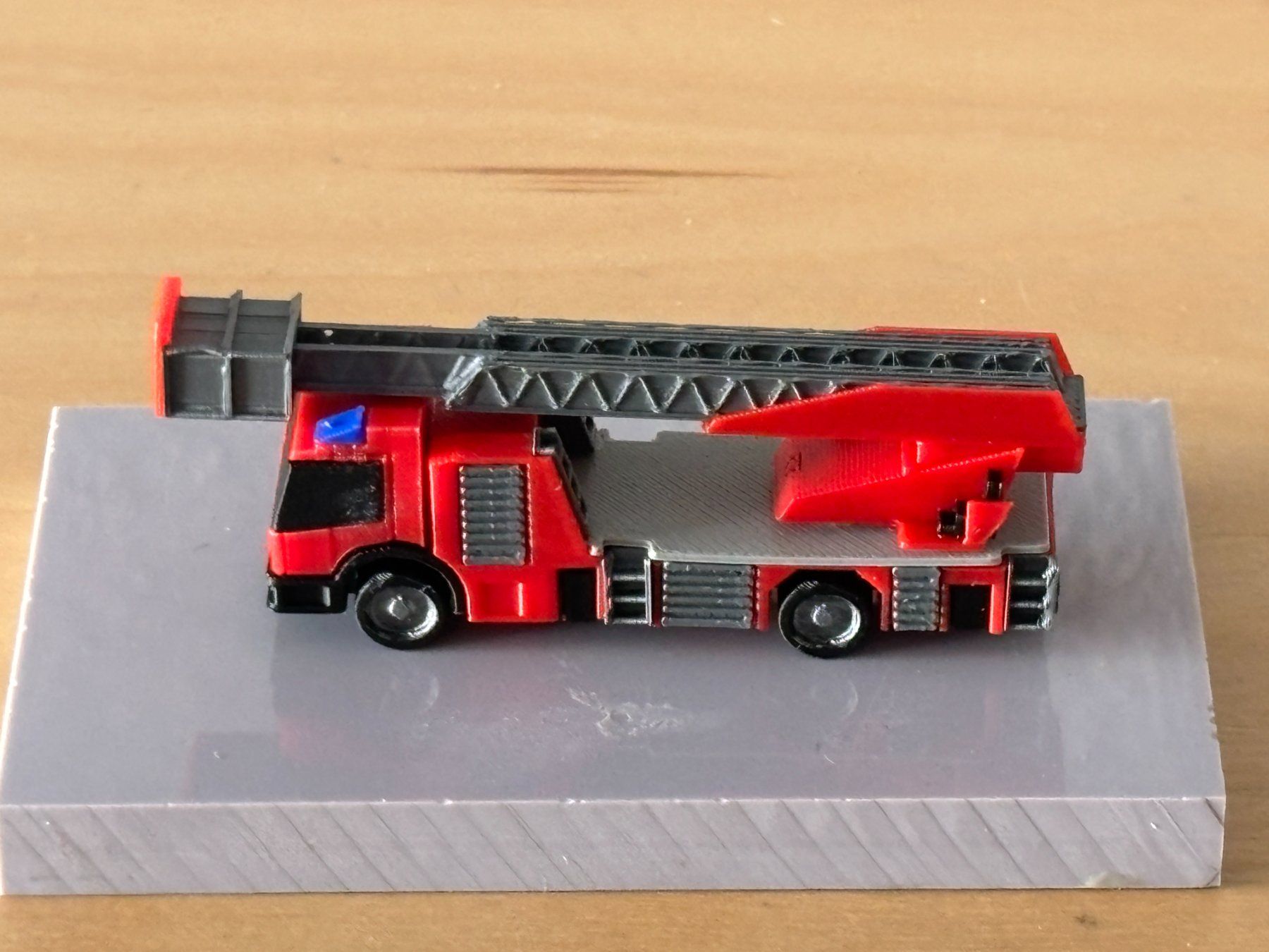 Modellini di ferrovie: Moderne Drehleiter 1:160 3D-Druck – Nuovo (secondo la descrizione) da Bülach venduto da h0slotch 1
