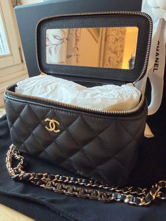 Chanel Vanity Case schwarz Leder Kette neuwertig