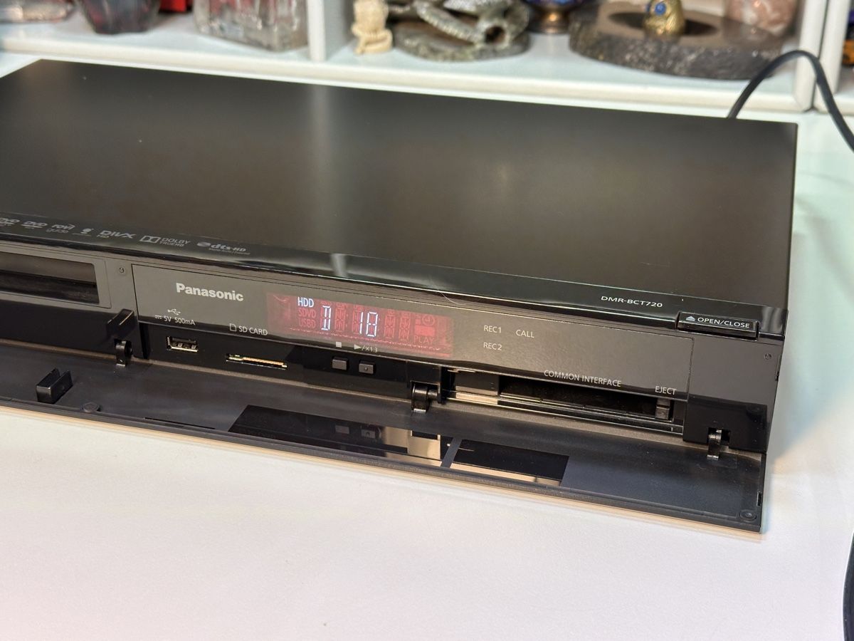 Panasonic Registratori: Blu-Ray Recorder Panasonic DMR-BCT720 DVB-C – Usato da Wädenswil venduto da HobbyZimmer 2