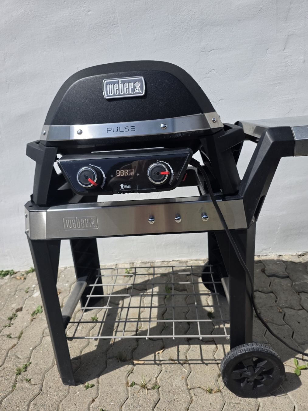 Griglie: Weber Elektrogrill Pulse 2000W mit Rollwagen – Usato da Uster venduto da Cruleye 2