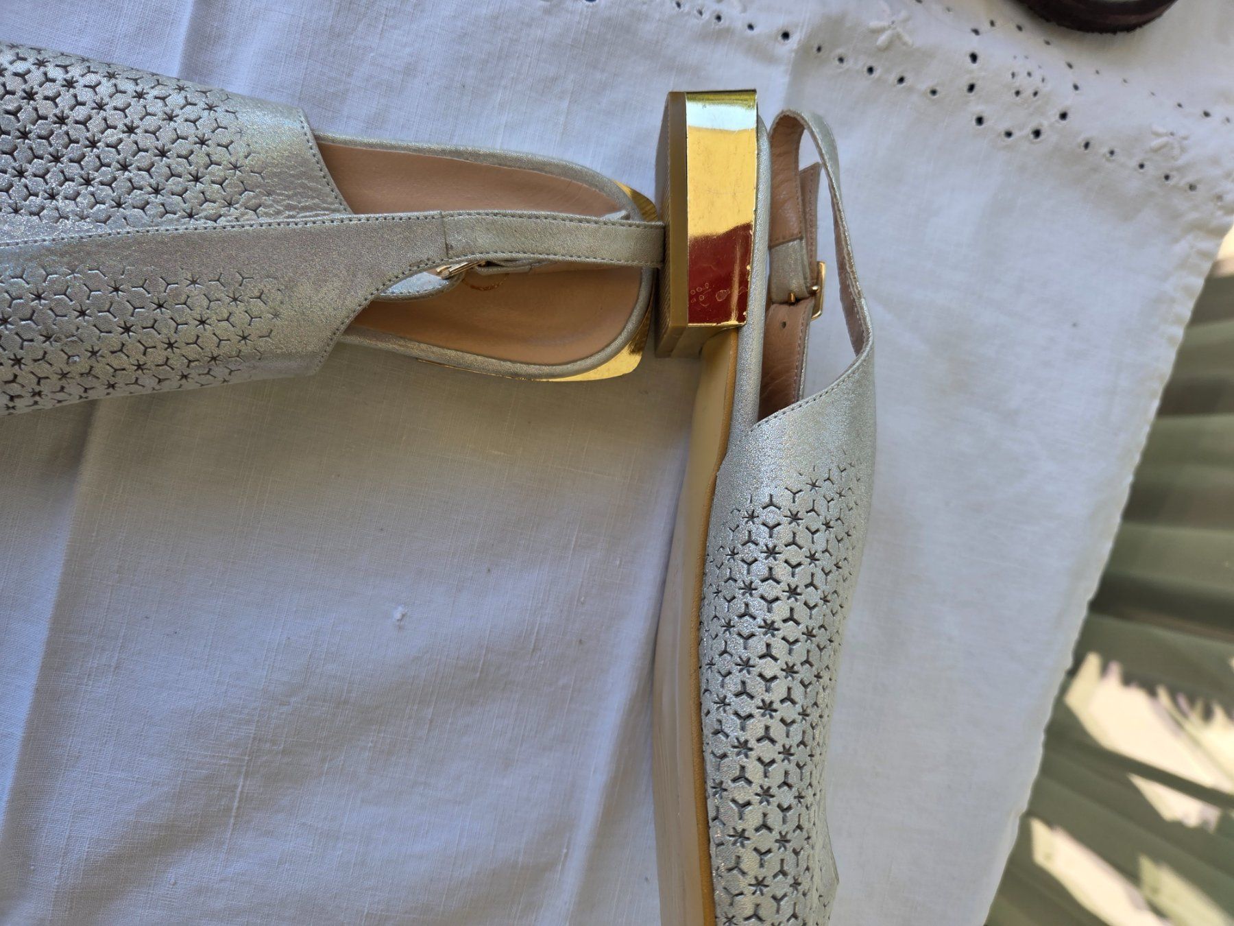 Scarpe da donna: silberner Slingpumps in Grösse 41 – Usato da Chur venduto da Babell 3