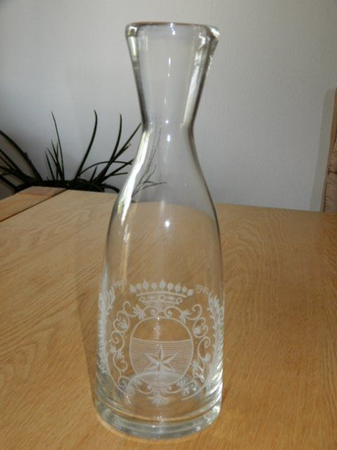Caraffe: Alte Weinkaraffe mit Gravur – Usato da Rapperswil SG venduto da Seppi77 1