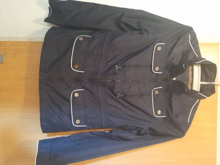 Frauen Frühlingsjacke.Regensjacke.