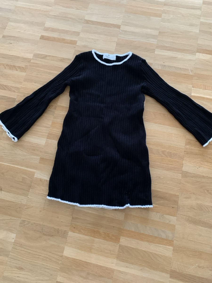 H&M Vestiti & Gonne: Kleid von H&M in Gr. 110/116 – Nuovo (secondo la descrizione) da Sissach venduto da Hippo200