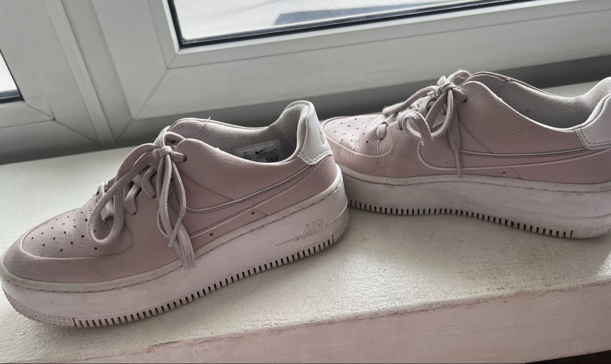 Nike Chaussures femmes: Nike Sneaker – D'occasion à Geroldswil par beam_06 2
