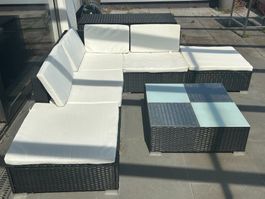 Garten Lounge mit Kissen in sehr guten Zustand