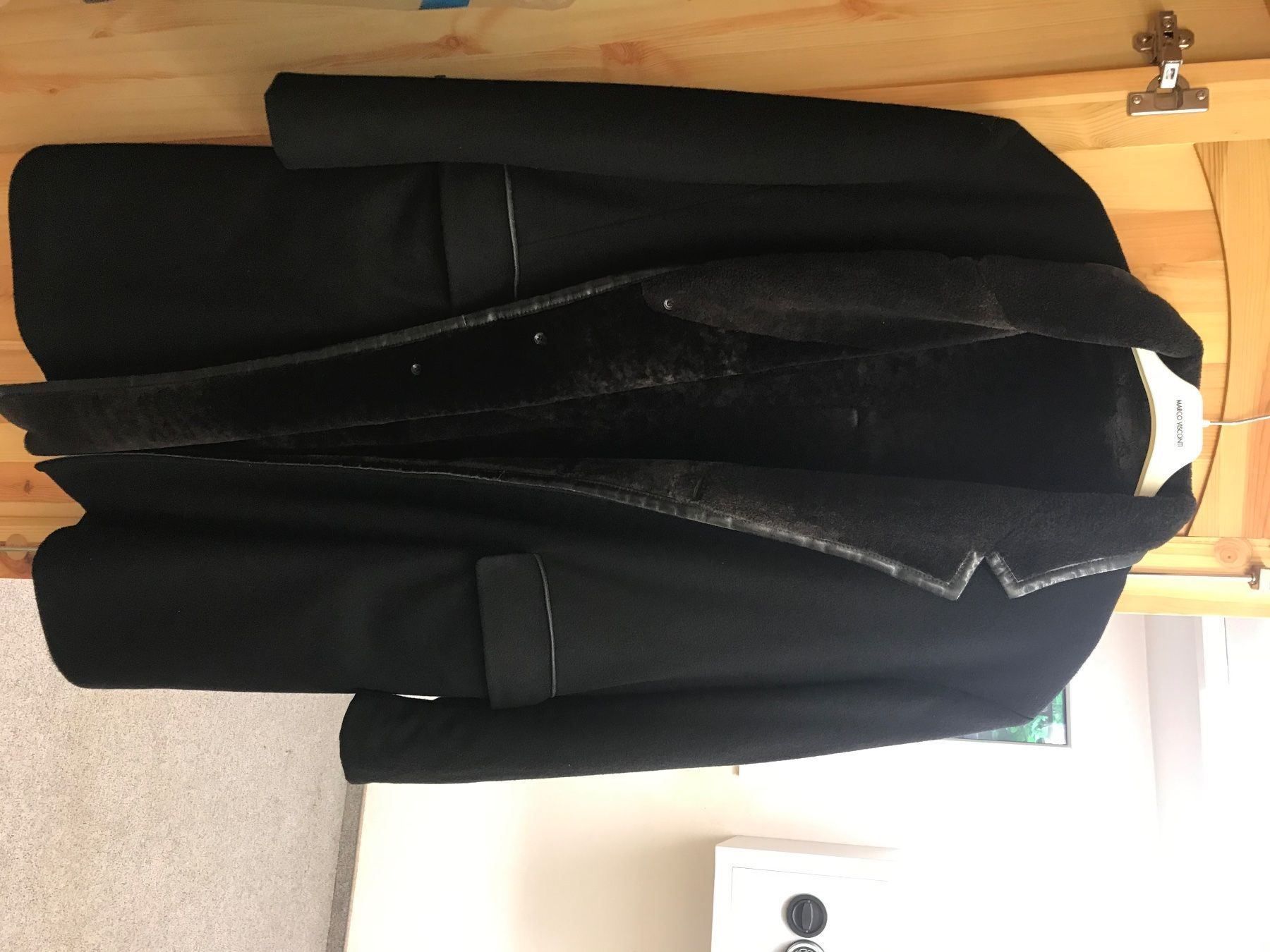 Cappotti: Schwarzer Herrenmantel – Usato da Mauren venduto da SB1606