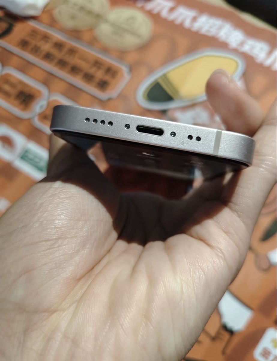 Apple Portables: iPhone 13 mini 128 GB  – D'occasion à Yverdon-les-Bains par con_5qmg 2