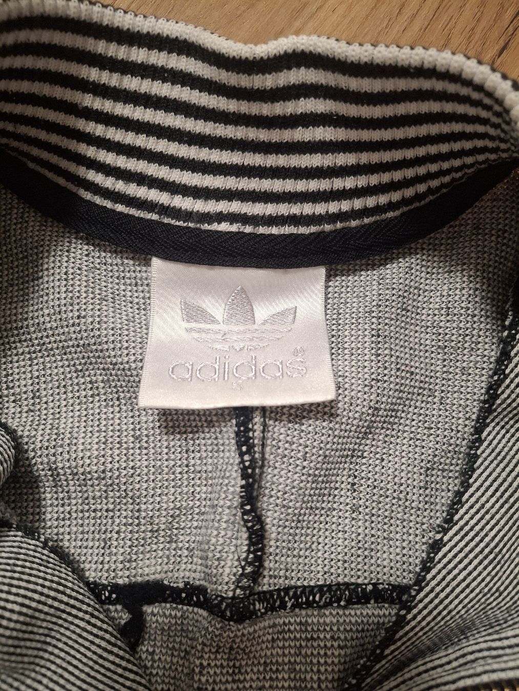 Pulls & Sweat-shirts: Adidas Pullover Grösse 5 – D'occasion à Bäriswil BE par vonys 2