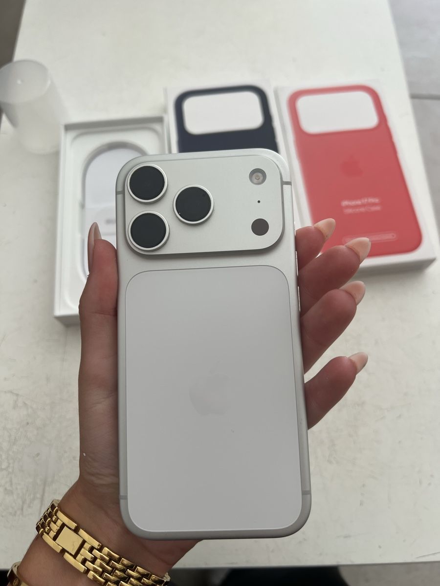 Apple Handys / Smartphones: Apple iPhone 17 Pro Silver – Neu (gemäss Beschreibung) aus Andeer von emi_6dhf 6