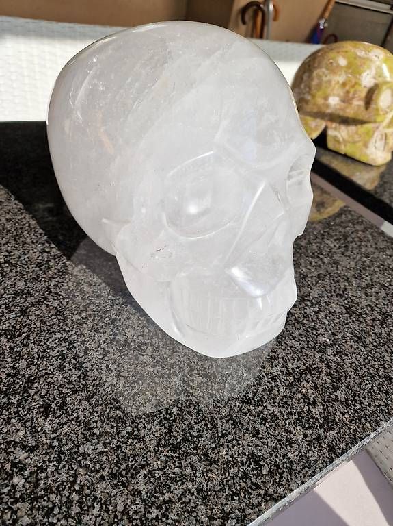 Pietre preziose: Bergkrisrall Totenkopf Skull Schädel – Usato da Riehen venduto da helpathomebasel 1